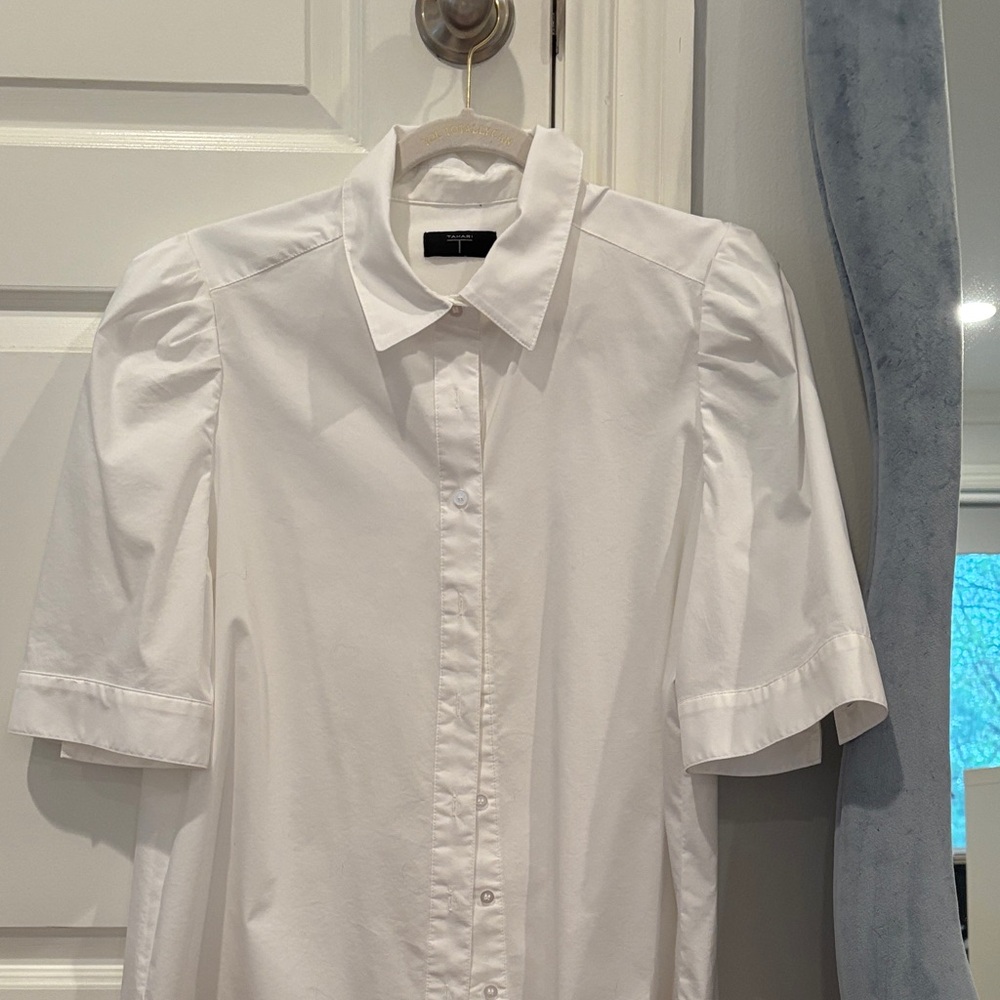 Tahari Classic White Button-Up Shirt with Short Puff Sleeves. Worn 3 times.
